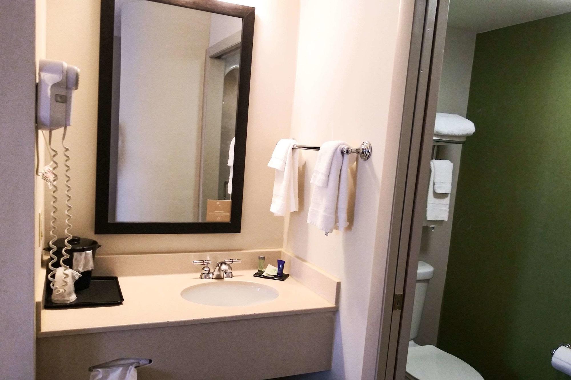 Sleep Inn&Suites Niantic Buitenkant foto
